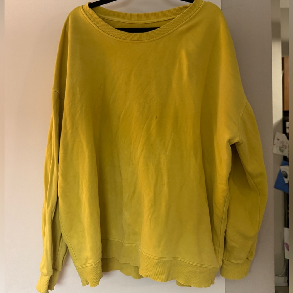 Lululemon Athletica Yellow Oversized Sweatshirt Relaxed Fit Crew Neck- pre-loved